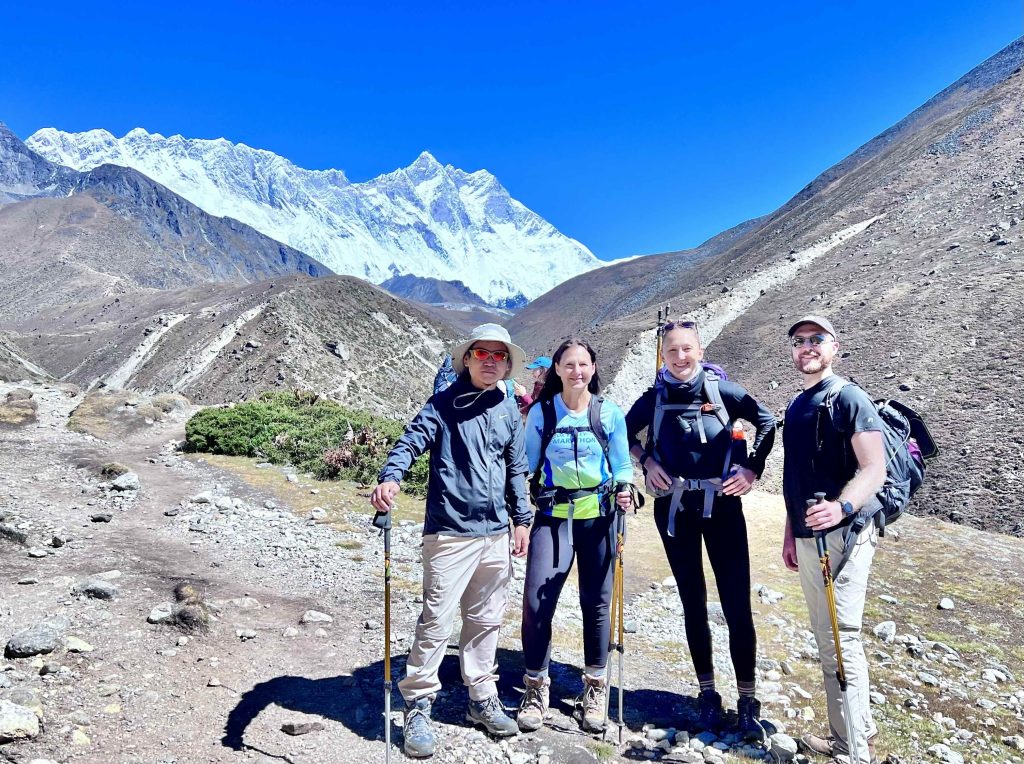 luxury-everest-base-camp-trek-en-route-tengobohe