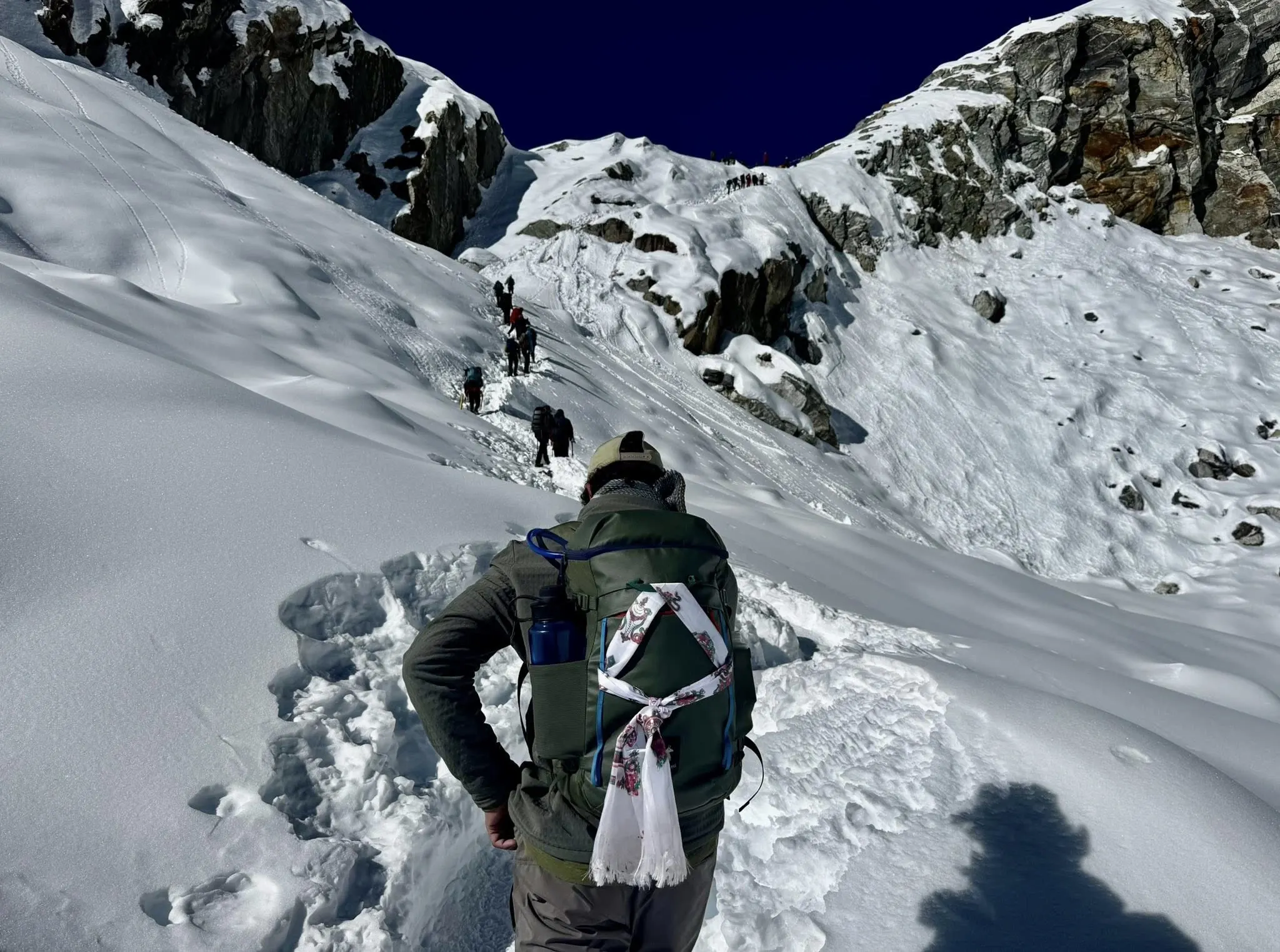 En-Cho La Pass - Everest Three Pass Trek Team Photo