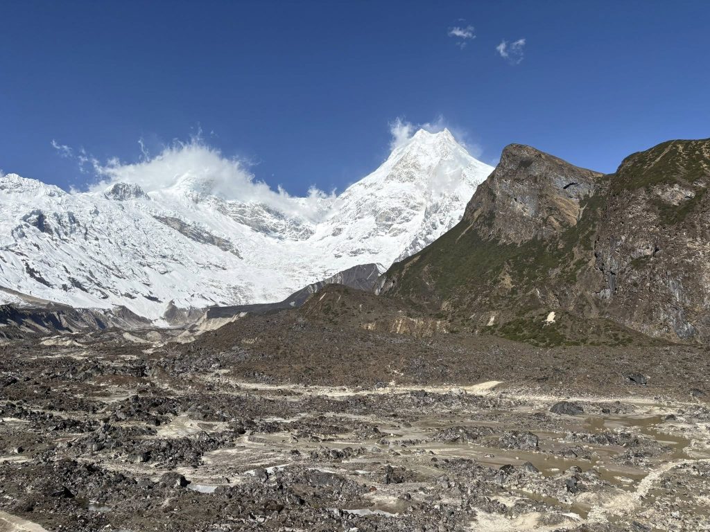 a perfect day with a clear view of mount manaslu en-route to samdo village