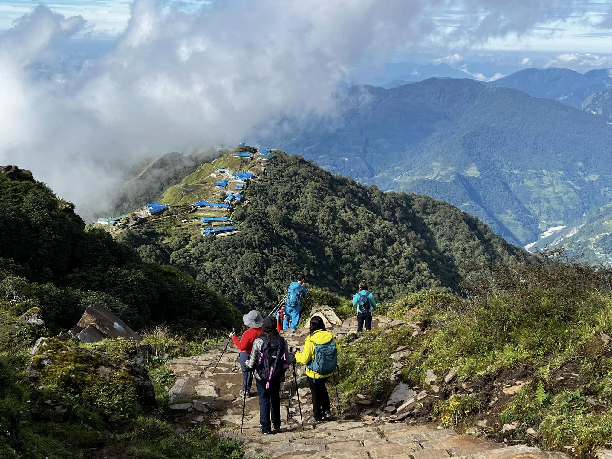 hike from mardi viewpoint to mardi high camp | Mardi Himal Trek
