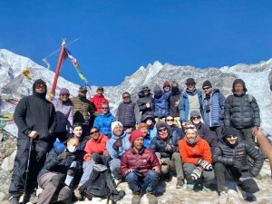 Lhasso team and the trekkers taking a memorial photo at kyanjin Ri