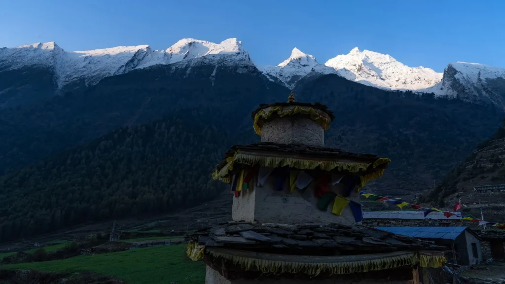 How to book manaslu circuit trek