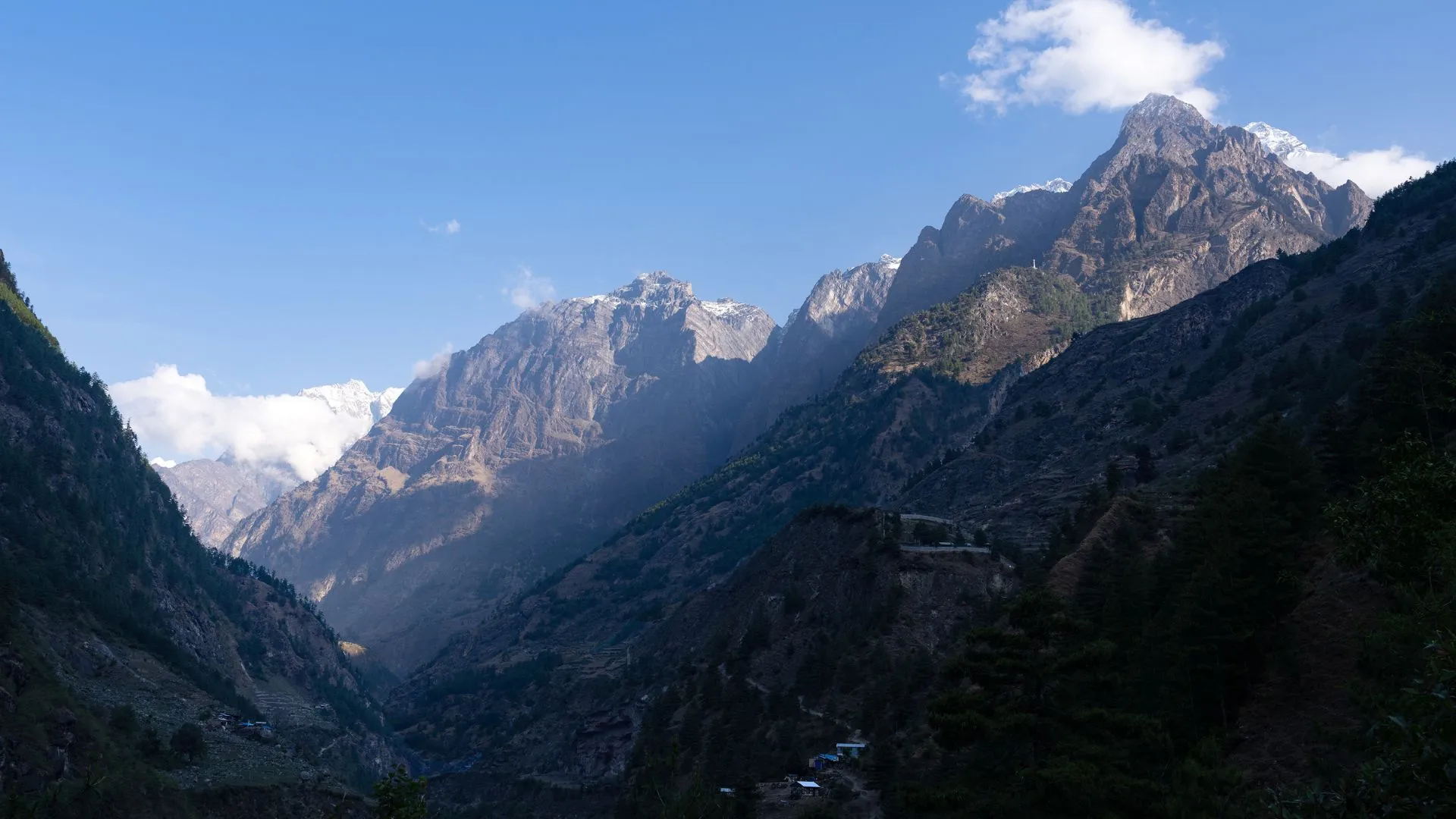 How to book manaslu circuit trek