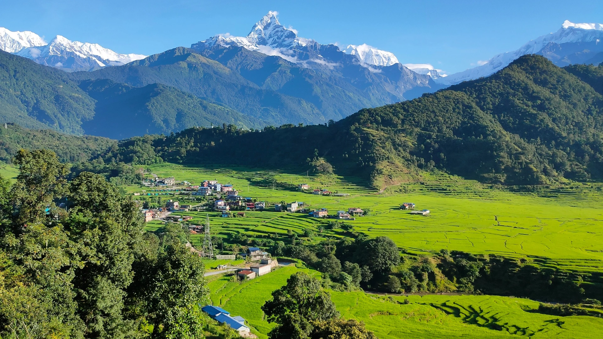 manaslu-luxury-trek-remote-mountains