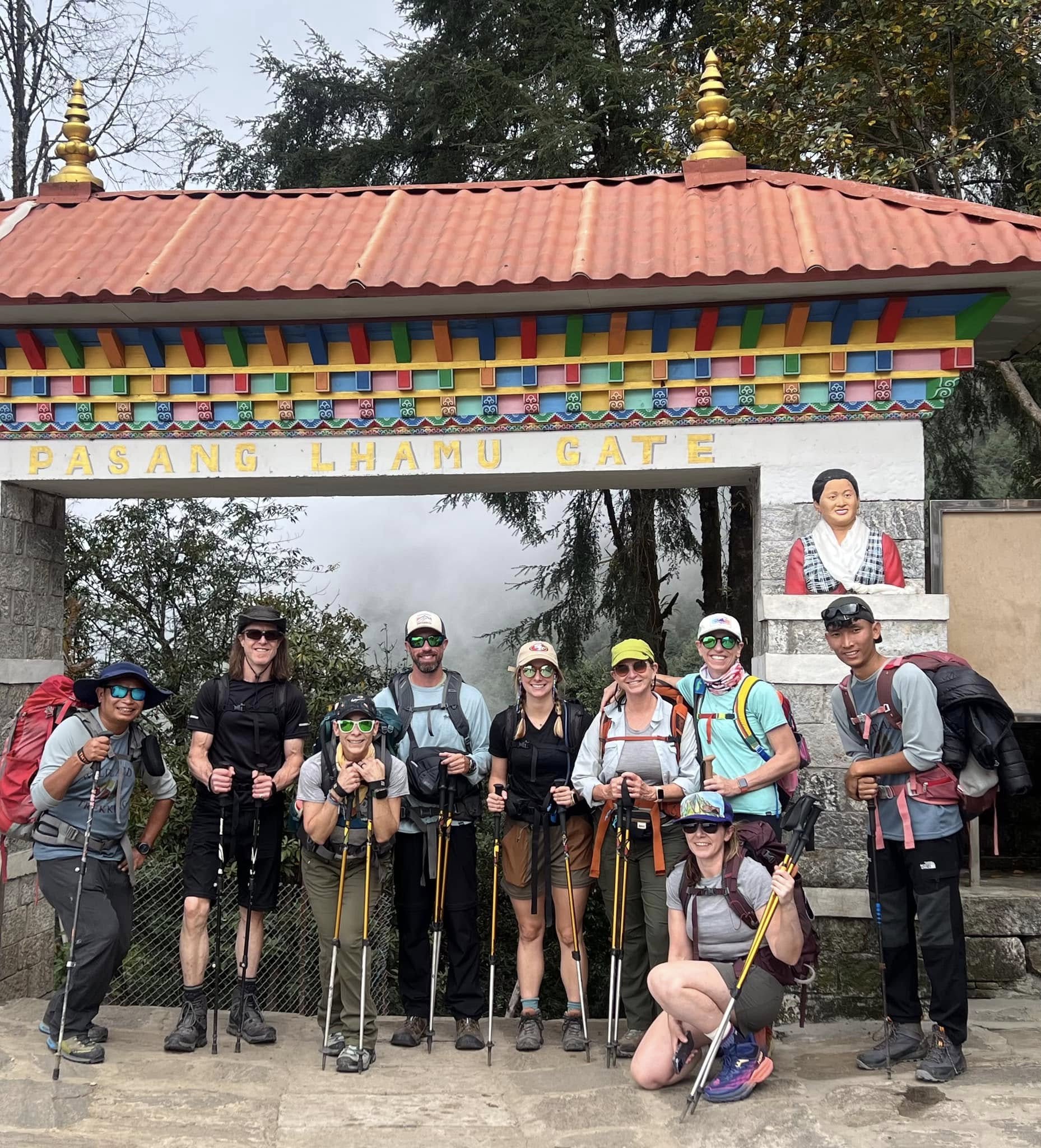 pasang-lhamu-gate-extrance-to-base-of-everest